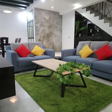 Jb Homestay Bukit Indah Wifi Ciq Mall Legoland Free Parking Johor Bahru Kültér fotó